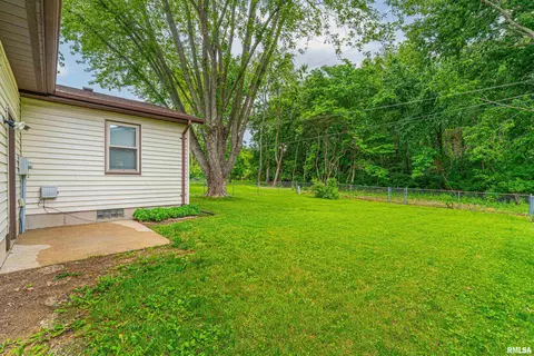Exterior - 133 Buckhorn Dr, Springfield, IL 62707 photo 1 of 2