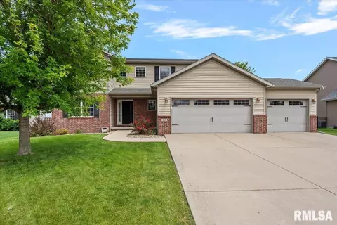 513 Northpoint Ct, Chatham, IL 62629
