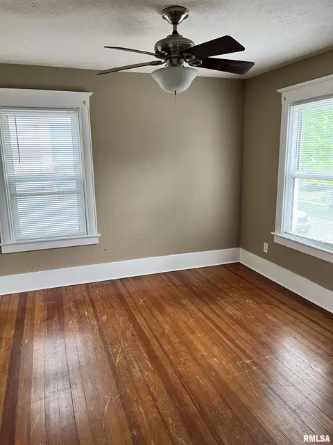 Bedroom - 626 W Edwards St, Springfield, IL 62704 photo 1 of 2