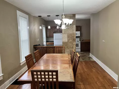Dining - 626 W Edwards St, Springfield, IL 62704 photo 1 of 1