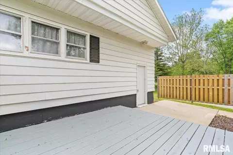 101 E Teak St, Thayer, IL 62689 photo 24