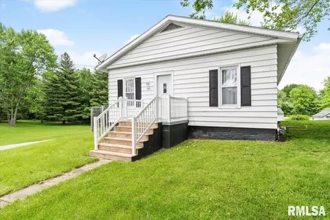 101 E Teak St, Thayer, IL 62689