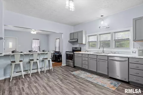 101 E Teak St, Thayer, IL 62689 photo 10