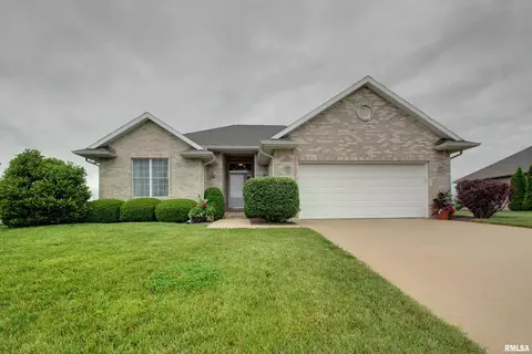 2723 Ridgecrest Dr, Quincy, IL 62305