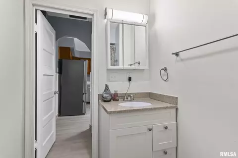 Bath - 2352 E Converse Ave, Springfield, IL 62702 photo 1 of 2