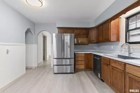Entry Way - 2352 E Converse Ave, Springfield, IL 62702 photo 1 of 1