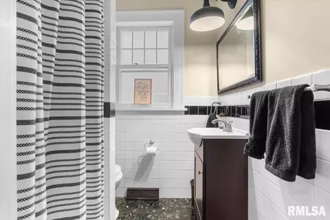 Bath - 1501 Dial Ct, Springfield, IL 62704 photo 1 of 3