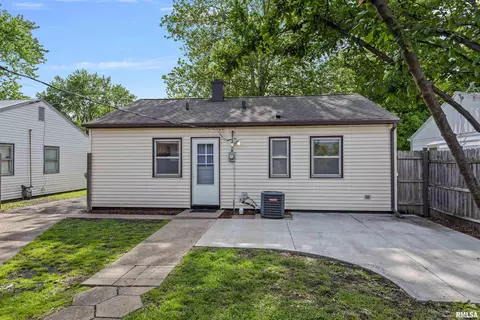 Exterior - 1608 N 21st St, Springfield, IL 62702 photo 5 of 5