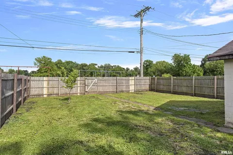 Exterior - 1608 N 21st St, Springfield, IL 62702 photo 4 of 5