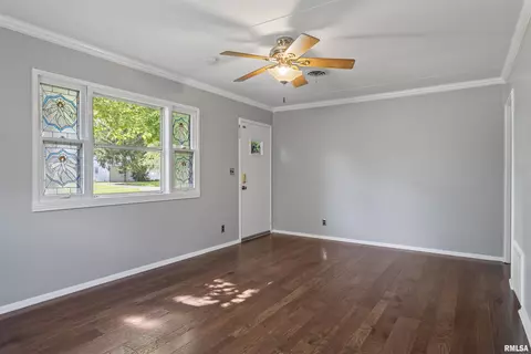 Living - 1608 N 21st St, Springfield, IL 62702 photo 3 of 4