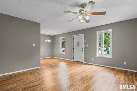 Living - 2011 E Keys Ave, Springfield, IL 62702 photo 3 of 5