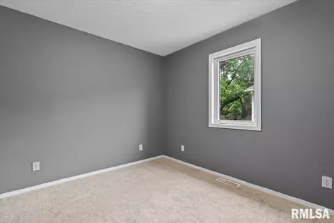 Bedroom - 2011 E Keys Ave, Springfield, IL 62702 photo 3 of 5