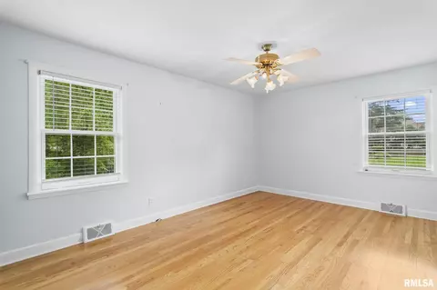 Bedroom - 2236 Warson Rd, Springfield, IL 62704 photo 4 of 6