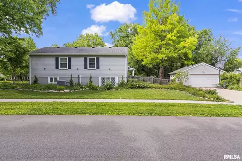 Exterior - 2236 Warson Rd, Springfield, IL 62704 photo 4 of 6
