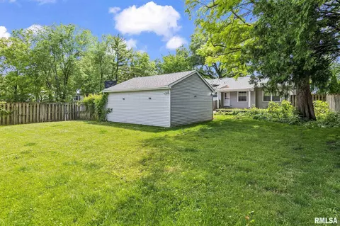 Exterior - 2236 Warson Rd, Springfield, IL 62704 photo 3 of 6