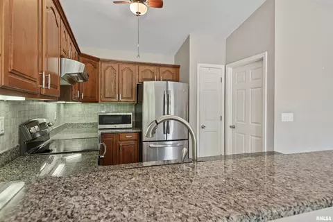 104 Messina Dr, Springfield, IL 62703 photo 9