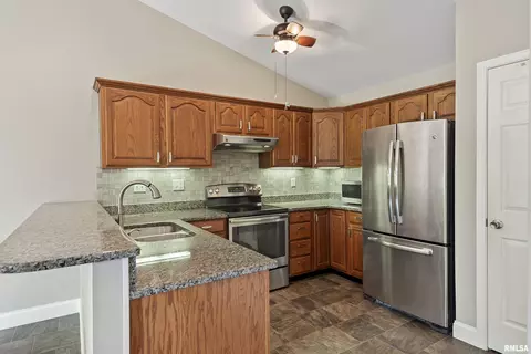 104 Messina Dr, Springfield, IL 62703 photo 8