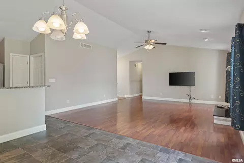 104 Messina Dr, Springfield, IL 62703 photo 5