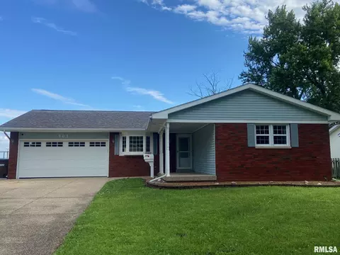 905 E Heights St, Taylorville, IL 62568