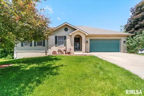 15 Belridge Dr, Sherman, IL 62684
