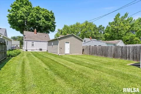 Exterior - 2036 N 22nd St, Springfield, IL 62702 photo 5 of 5