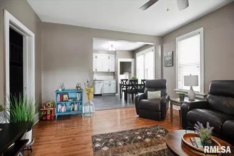 Living - 1412 Walnut St, Springfield, IL 62704 photo 1 of 1