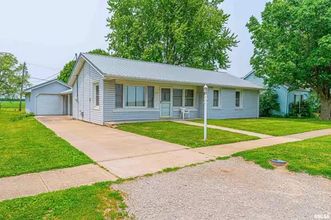 209 Cleveland Ave, Emden, IL 62635