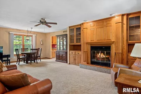 Living - 7 Marshall Ct, Springfield, IL 62712 photo 1 of 1