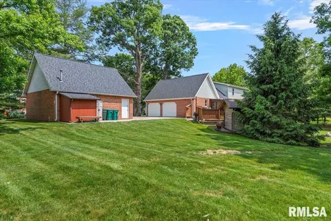 Exterior - 7 Marshall Ct, Springfield, IL 62712 photo 9 of 17