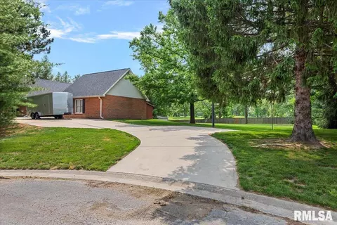 Exterior - 7 Marshall Ct, Springfield, IL 62712 photo 6 of 17