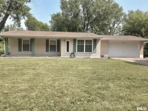 1246 Curtis Creek Rd, Quincy, IL 62301