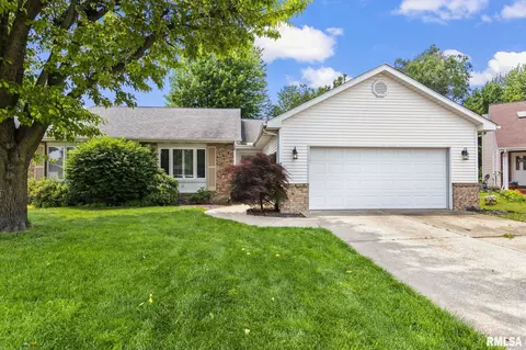 2205 Pond Mill Ct, Springfield, IL 62704