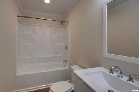 216 E Benson St, Pittsfield, IL 62363 photo 19