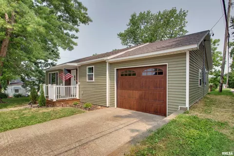 216 E Benson St, Pittsfield, IL 62363 photo 22