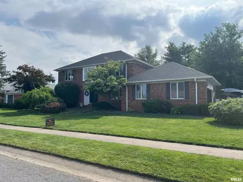 13 Jacobs Ln, Jacksonville, IL 62650