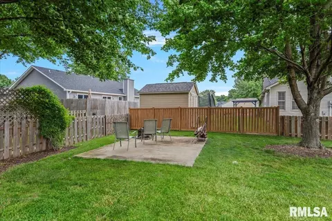 Exterior - 6723 Phlox Dr, Springfield, IL 62712 photo 9 of 11