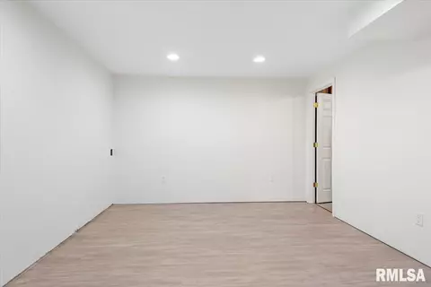 Bedroom - 6723 Phlox Dr, Springfield, IL 62712 photo 11 of 12
