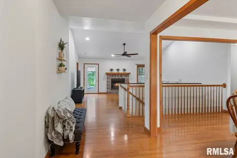 Entry Way - 6723 Phlox Dr, Springfield, IL 62712 photo 1 of 3
