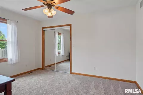 Bedroom - 6723 Phlox Dr, Springfield, IL 62712 photo 6 of 12