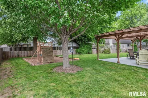 Exterior - 6723 Phlox Dr, Springfield, IL 62712 photo 4 of 11