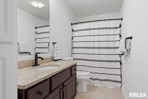 Bath - 6723 Phlox Dr, Springfield, IL 62712 photo 3 of 3