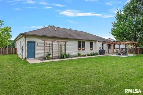 Exterior - 6723 Phlox Dr, Springfield, IL 62712 photo 8 of 11