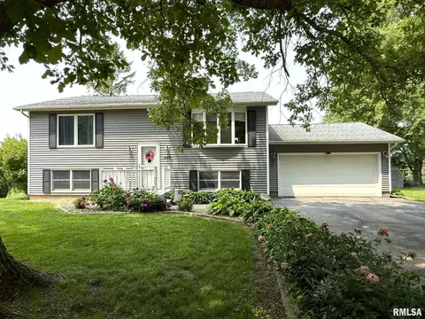 4376 Westport Cir, Galesburg, IL 61401