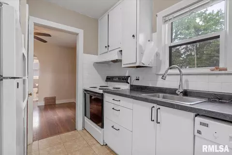 Kitchen - 2639 S 8th St, Springfield, IL 62703 photo 1 of 1