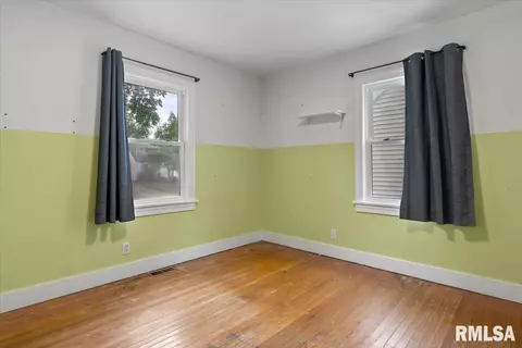 Bedroom - 2639 S 8th St, Springfield, IL 62703 photo 4 of 6