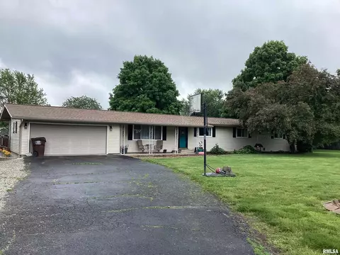 54 Sugar Creek Hl, Auburn, IL 62615