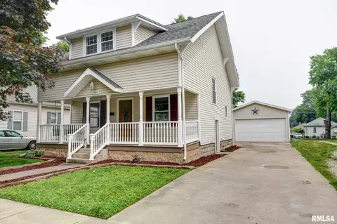 909 E Ash St, Taylorville, IL 62568
