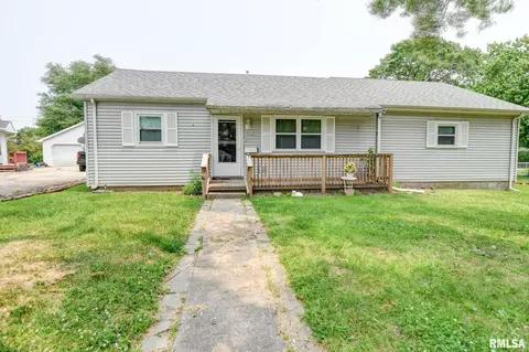 128 Macarthur Blvd, Pana, IL 62557
