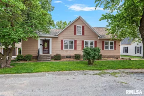 406 W Maple Ave, Auburn, IL 62615