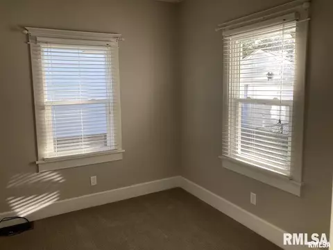 Bedroom - 2413 S Lowell St, Springfield, IL 62704 photo 2 of 2